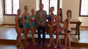 Mažoretky ze STARLETTE se dočkaly přivítání na radnici