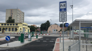 Řidiči mají k dispozici 438 míst k parkování už ode dneška