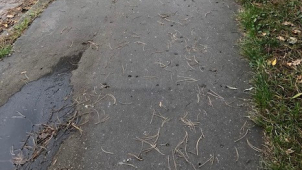 Chodníky v ulici Františka Ondříčka čeká oprava