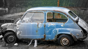 Budějovice zaplavují vraky aut, zbavit se jich má být snazší