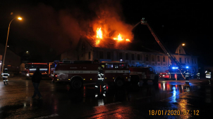 Ve Vimperku hořely dvě opuštěné budovy