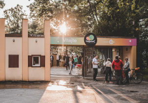 Do letňáku i v září na koncert filmové hudby nebo Hříšný tanec