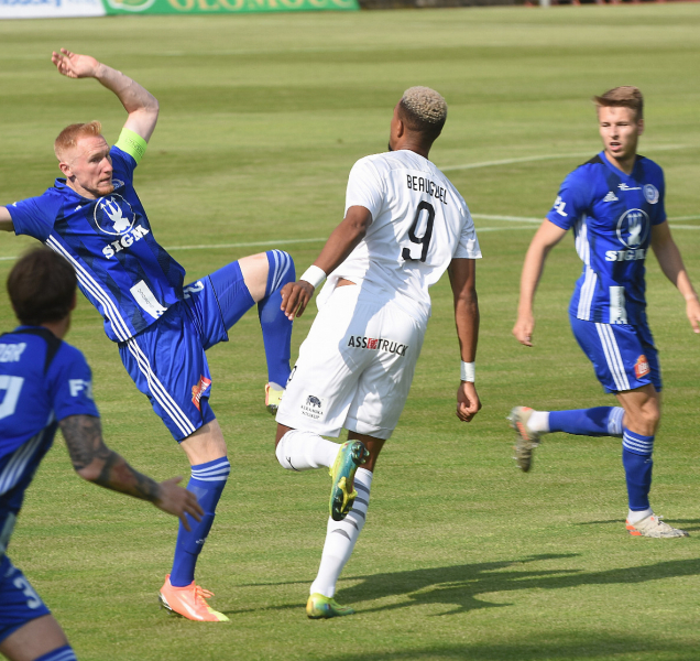 Slavia jde do nadstavby s náskokem šesti bodů