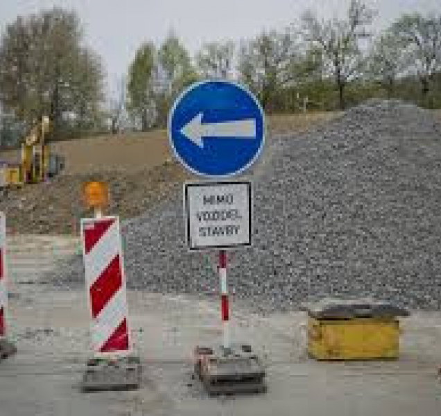 Lidická je uzavřená kvůli opravě chodníku i vozovky