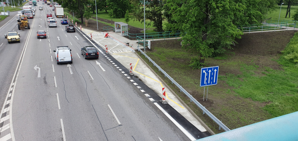 Zastávky MHD Dlouhá louka čekají na kolaudaci