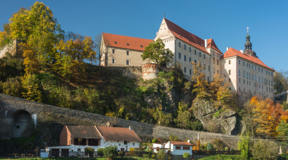 Kraj přestaví bechyňský Dům služeb pro muzeum keramiky